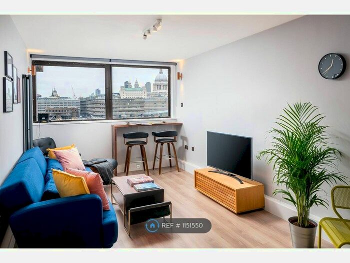 2 Bedroom Flat To Rent In Falcon Point, London, SE1