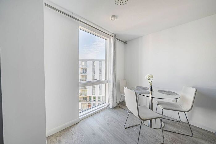 2 Bedroom Flat To Rent In Ealing Road, Brentford, TW8