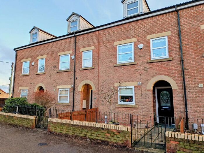 4 Bedroom Terraced House For Sale In St. Lukes Place, Ferryhill, DL17