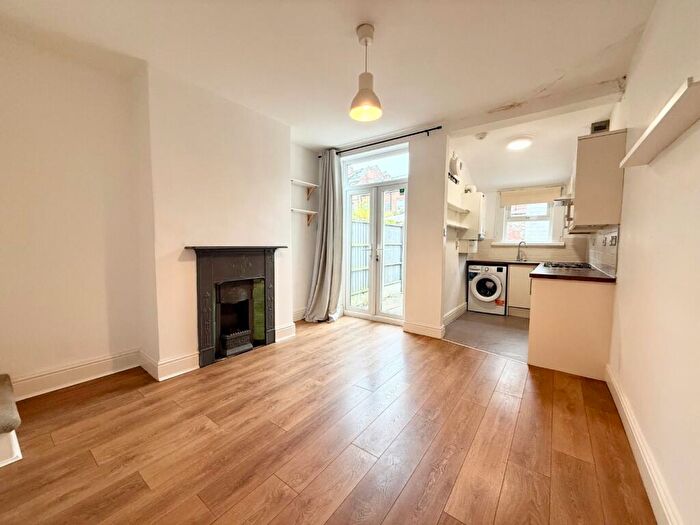 3 Bedroom Terraced House To Rent In Wesley Grove, Nottingham, Nottinghamshire, NG5