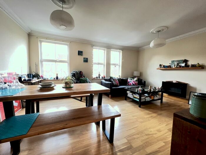 2 Bedroom Flat To Rent In Lordship Lane, East Dulwich, SE22