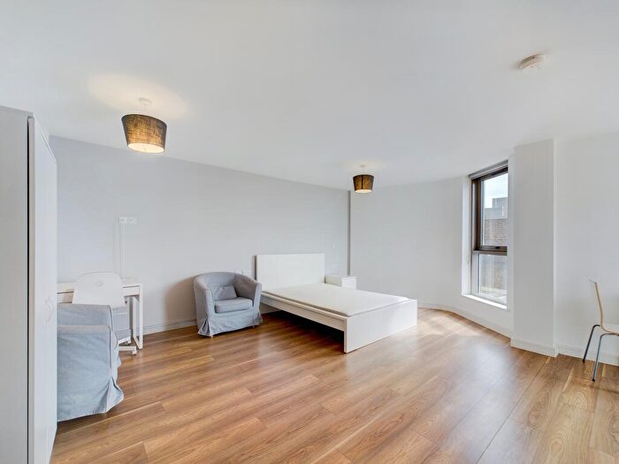 Flat To Rent In Nation Way, City Centre, Liverpool, L1