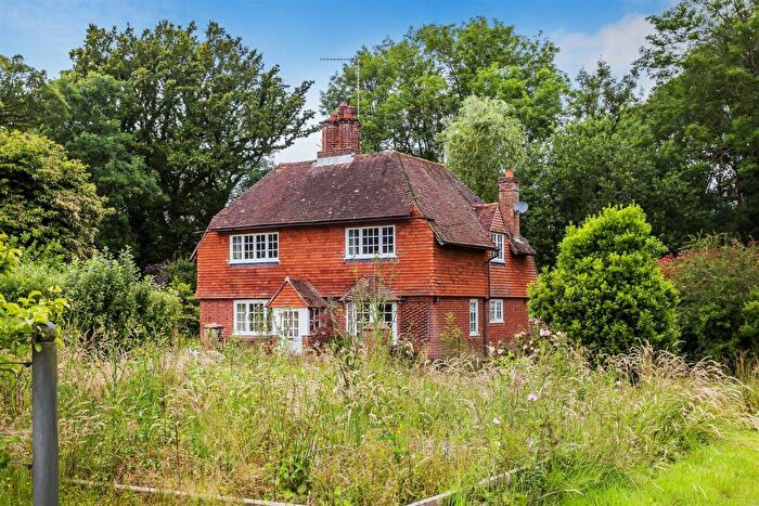 3 Bedroom Detached House To Rent In Combe Lane, Chiddingfold, Godalming, Surrey, GU8