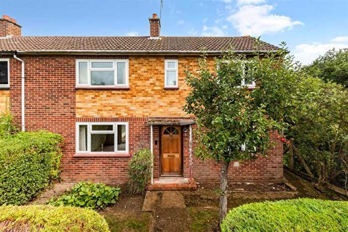3 Bedroom End Of Terrace House For Sale In Hilltop Close, Ascot, SL5