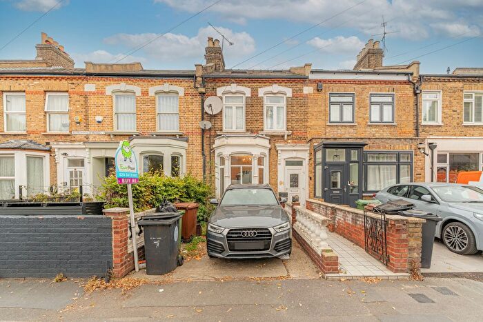 4 Bedroom Terraced House For Sale In Borthwick Road, London, E15