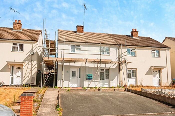 3 Bedroom Semi-Detached House For Sale In Bankside, Birmingham, B43