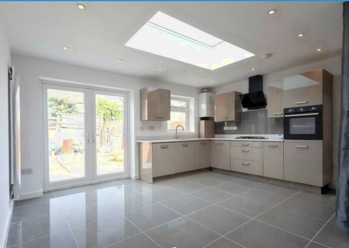 3 Bedroom Terraced House To Rent In Howard Road, Ilford, IG1