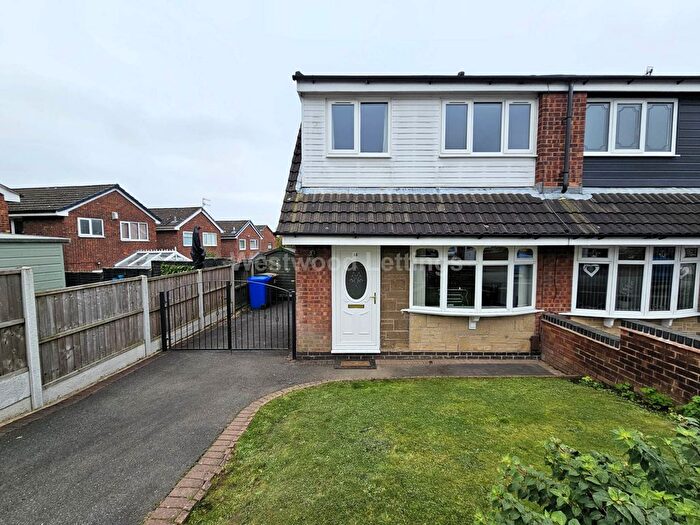 3 Bedroom Semi-detached House To Rent In Cranford Way, Bucknall, ST2