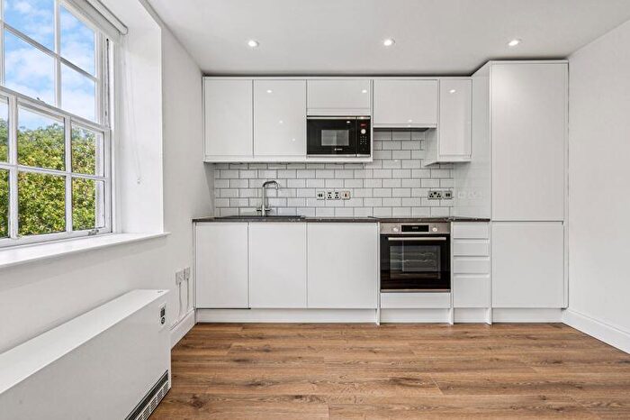 1 Bedroom Flat To Rent In Broadway, Stratford, E15