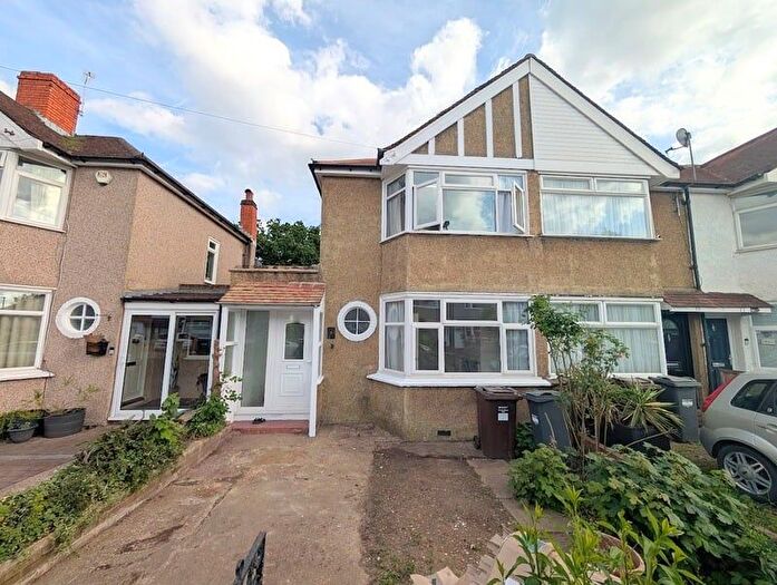 3 Bedroom Terraced House To Rent In Fernside Avenue, Feltham, TW13