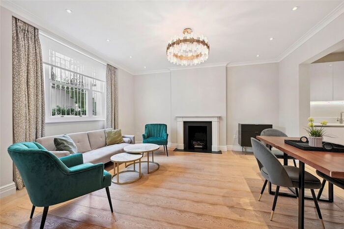 1 Bedroom Flat To Rent In Queen's Gate, South Kensington, London, SW7
