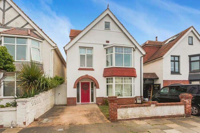4 Bedroom Link Detached House To Rent In Reynolds Road, Hove, BN3