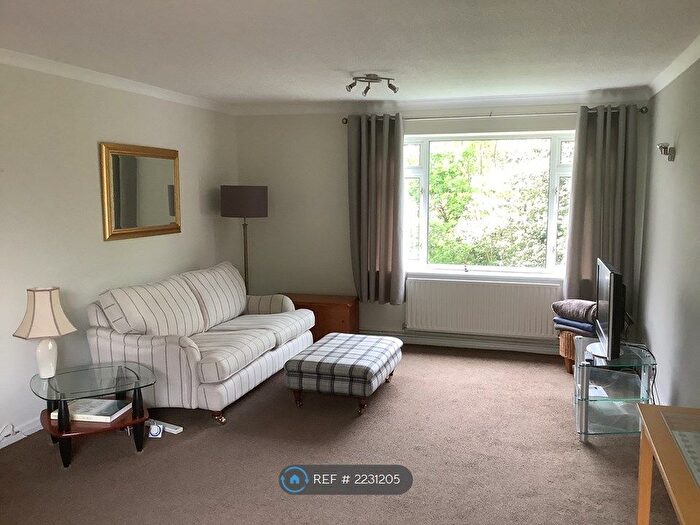 2 Bedroom Flat To Rent In Lambs Close, Cuffley, Potters Bar, EN6