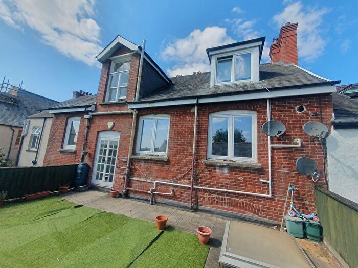 3 Bedroom Flat To Rent In Flat, East Street, South Molton, EX36