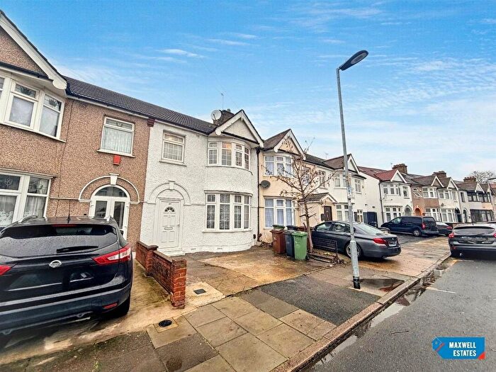 4 Bedroom Terraced House For Sale In Salisbury Avenue, Barking, IG11