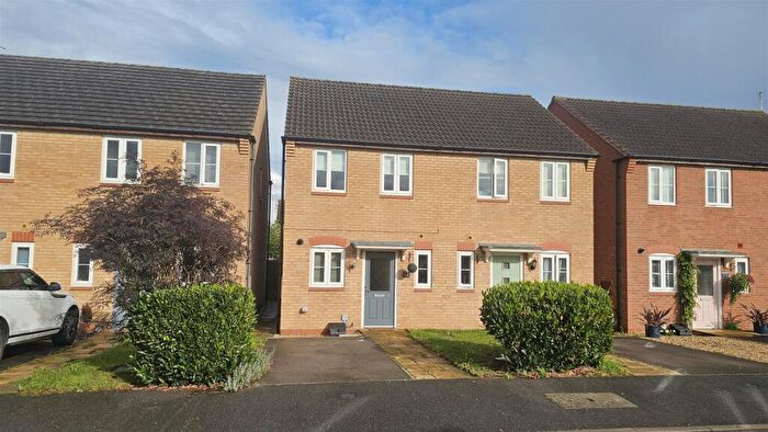 2 Bedroom Semi Detached House For Sale In Chipmunk Way, Newton, NG13