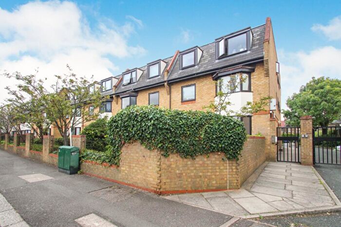 2 Bedroom Flat To Rent In Woodbridge House, Mornington Road, Leytonstone, London, E11