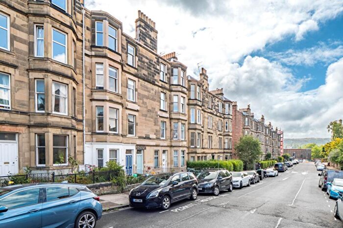 3 Bedroom Apartment To Rent In Falcon Gardens, Edinburgh, Midlothian, EH10