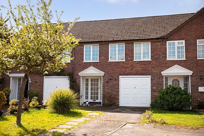 3 Bedroom Terraced House For Sale In Benchfield Close, East Grinstead, RH19