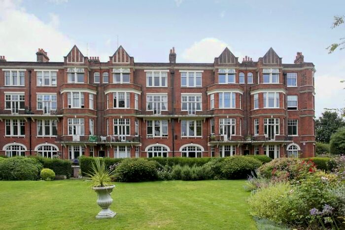 5 Bedroom Flat To Rent In Willoughby Road, East Twickenham TW1