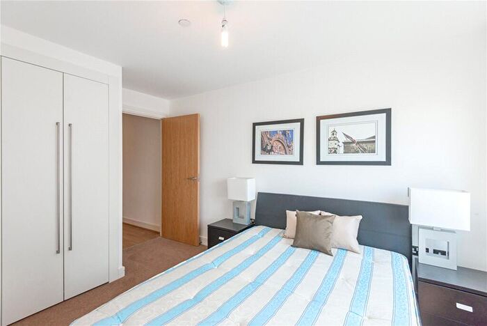 1 Bedroom Apartment For Sale In Aqua Vista Square, Bow Common, E3