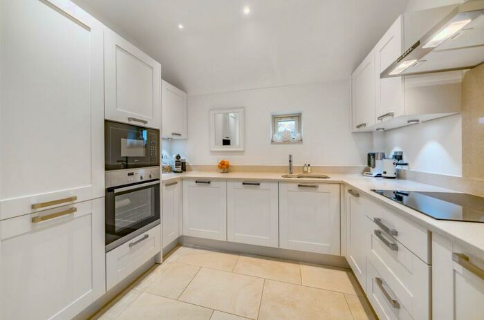 2 Bedroom Detached House For Sale In Colebrook Field, Ropley, Alresford, Hampshire, SO24