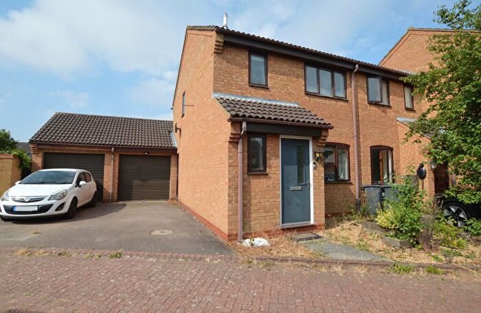 3 Bedroom End Of Terrace House For Sale In Johnson Close, Marston Moretaine, MK43