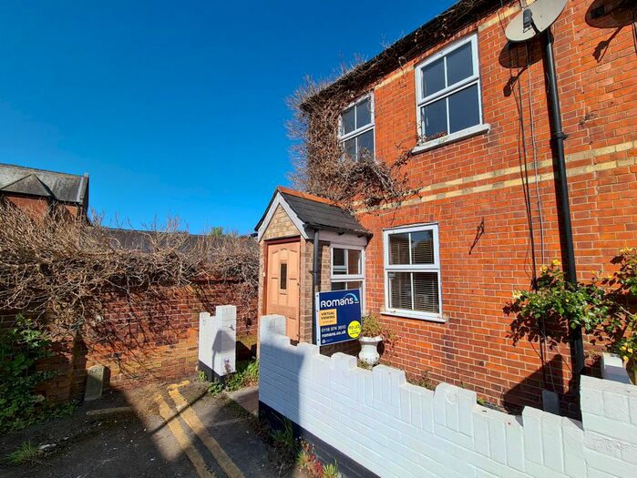 2 Bedroom End Of Terrace House To Rent In Havelock Road, Wokingham, RG41