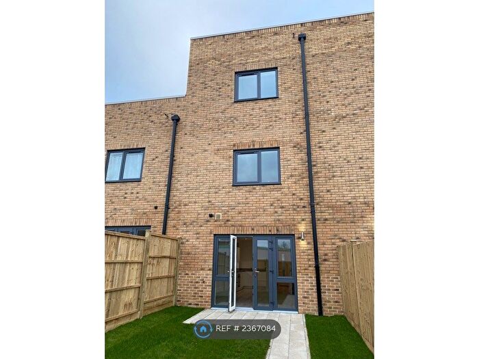 4 Bedroom Terraced House To Rent In Pear Mews, London, SW17