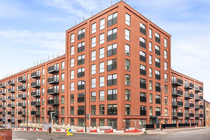 2 Bedroom Apartment To Rent In The Burj, Green Street, Digbeth, B12