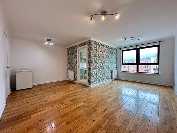 2 Bedroom Flat To Rent In Great Western Road, St George's Cross, Glasgow, G4