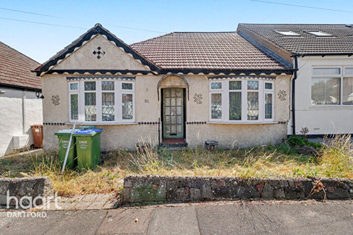 2 Bedroom Semi-Detached Bungalow For Sale In Woodlands Avenue, Sidcup, DA15