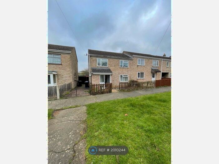 3 Bedroom Semi-Detached House To Rent In Sycamore Drive, Huntingdon, PE29