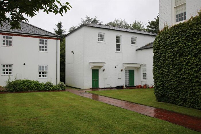 1 Bedroom Maisonette To Rent In Ashdown Court, Oak Tree Way, Horsham, RH13