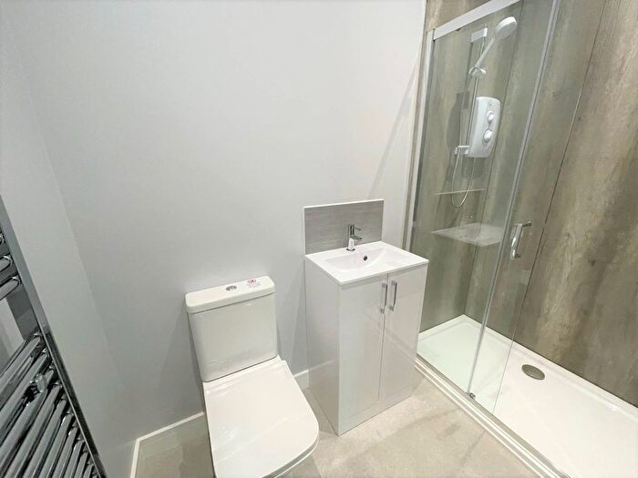 1 Bedroom Flat To Rent In Rolle Street, Exmouth, EX8