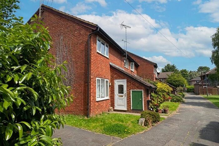 2 Bedroom End Of Terrace House To Rent In Goldsworth Park, Surrey, GU21