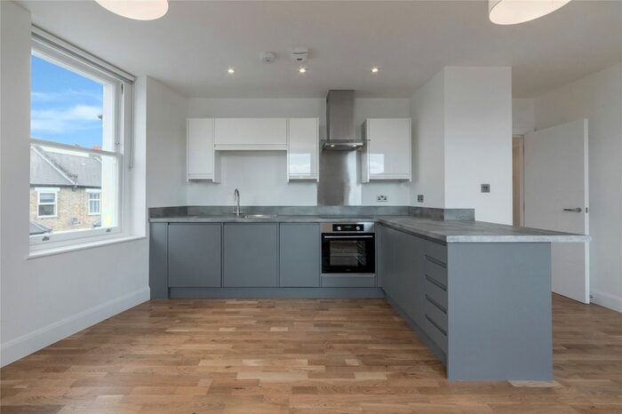 1 Bedroom Flat To Rent In Parchmore Road, Thornton Heath, CR7