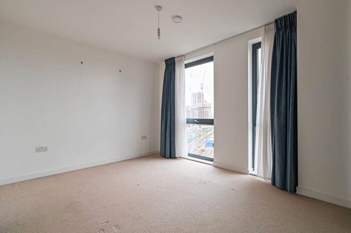 2 Bedroom Flat To Rent In Canary Wharf, Canary Wharf, London, E14