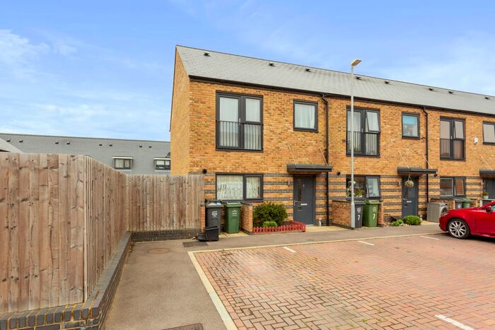 3 Bedroom Terraced House To Rent In Sherbourne Close, Dartford, DA1