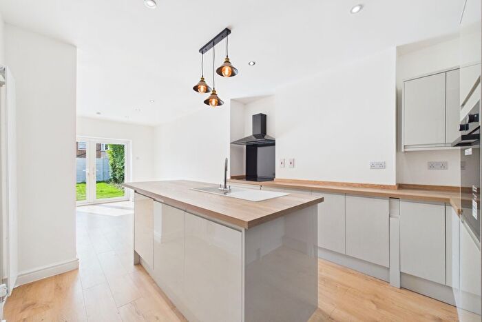 5 Bedroom Semi Detached House To Rent In Hilbeck Grove, York, YO31