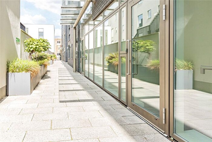 1 Bedroom Flat For Sale In Amberley Road, London, W9