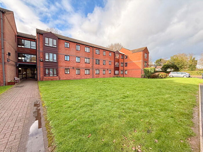 2 Bedroom Flat For Sale In Fernleigh Court, Kelvedon Grove, Solihull, B91