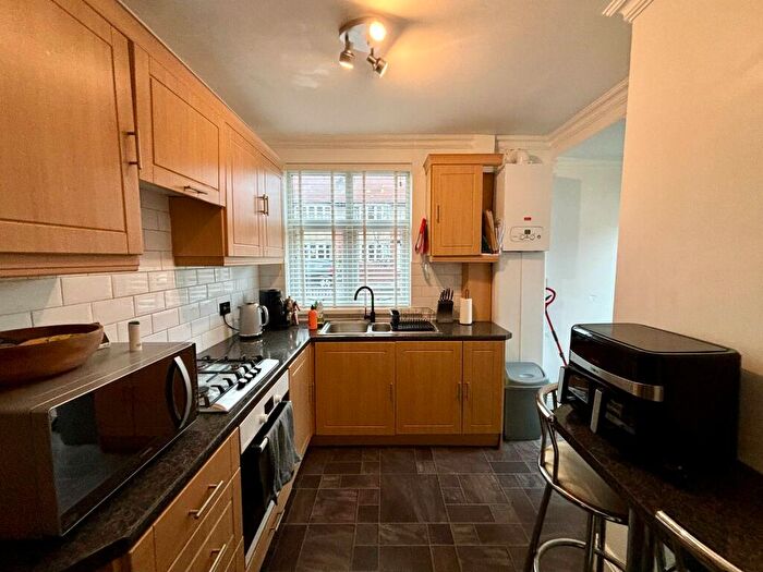 2 Bedroom Flat For Sale In Guelder Road, High Heaton, Newcastle Upon Tyne, NE7