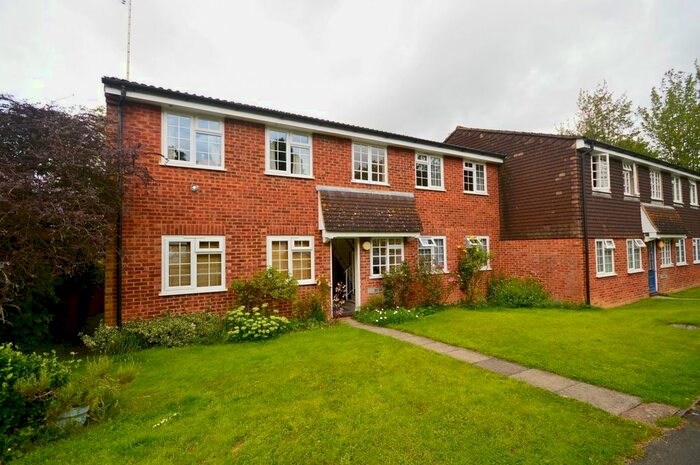 1 Bedroom Flat To Rent In Meadvale, Horsham, West Sussex, RH12