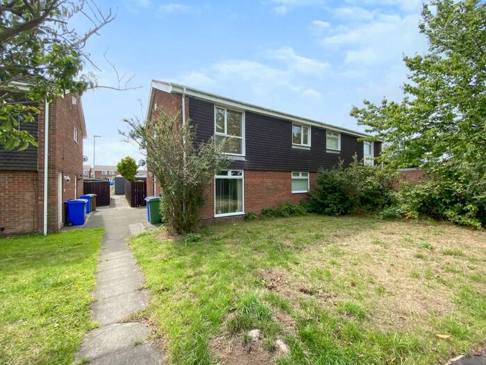 2 Bedroom Flat To Rent In Portland Gardens, Cramlington, Northumberland, NE23