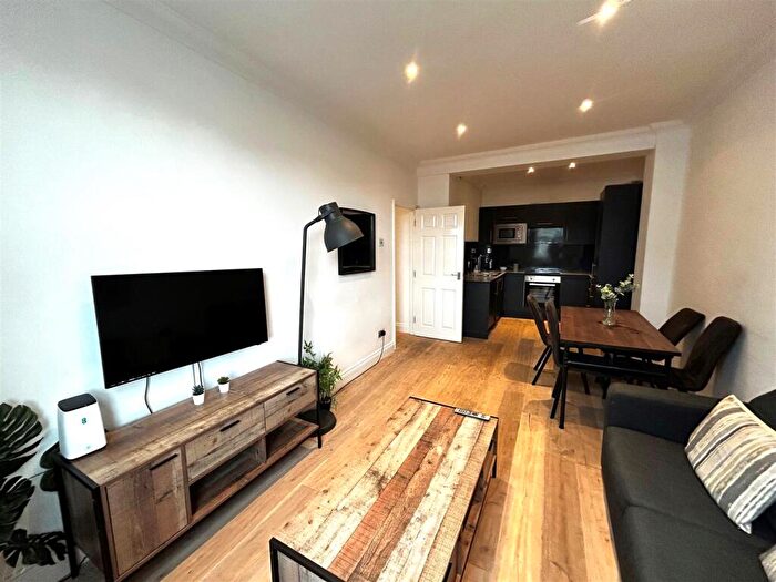 2 Bedroom Apartment To Rent In Richmond Place, Brighton, BN2