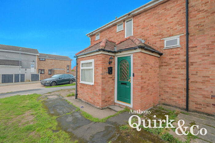 2 Bedroom End Of Terrace House For Sale In Central Avenue, Canvey Island, SS8