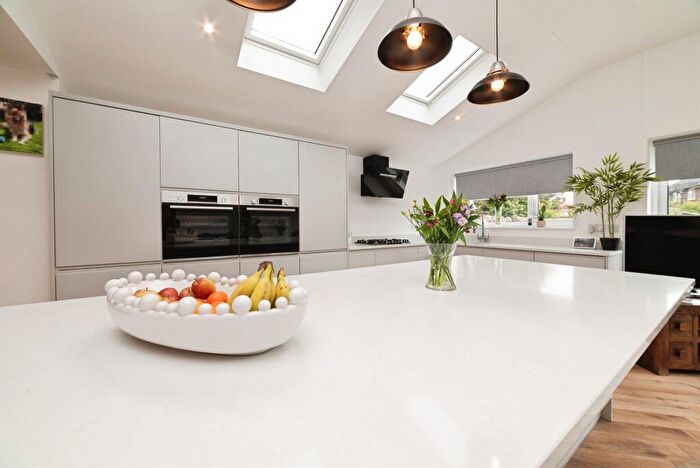 2 Bedroom End Of Terrace House For Sale In Th Avenue, Hull, HU6
