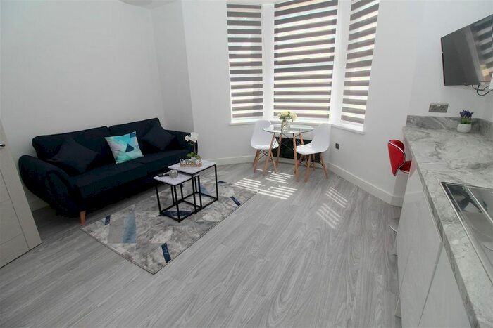 1 Bedroom Flat To Rent In Albany Road, Roath, Cardiff, CF24