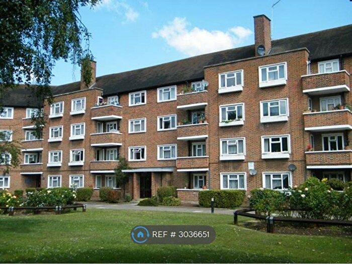 1 Bedroom Flat To Rent In The Willoughbys, London, SW14